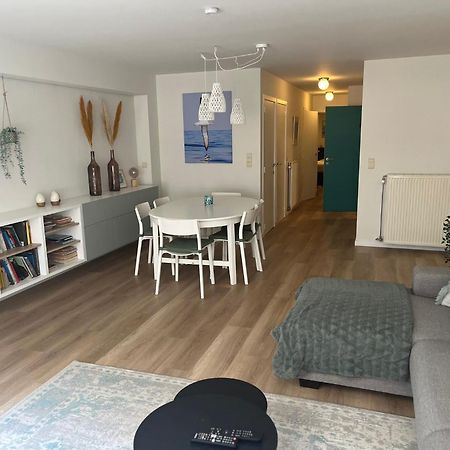 Tof En Ruim Appartement Op 50 Meter Van Strand! Кноке-Хайст Екстериор снимка